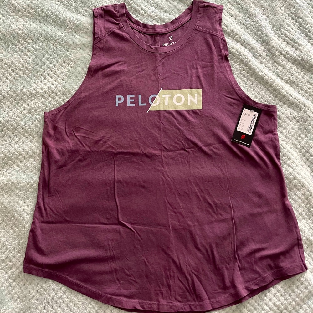 NWT Peloton Studio Scoop Tank Size XL